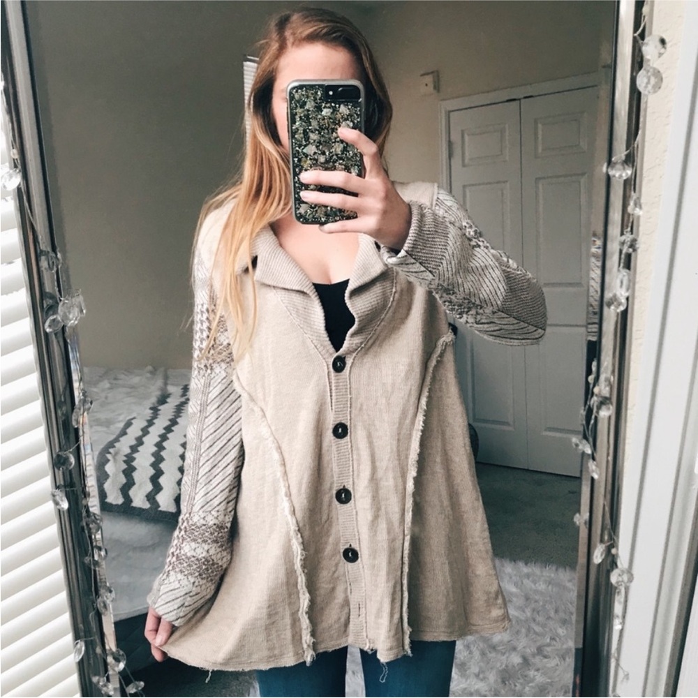 Cozy Knit Cardigan with Patterned Sleeves - Picture 3 of 3